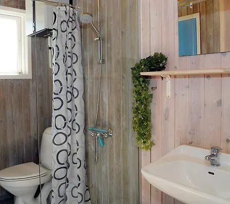 Feriehus Three-bedroom Holiday In 52