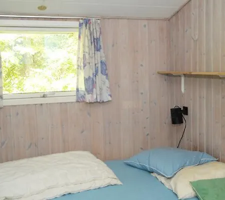 Three-bedroom Holiday In 52
