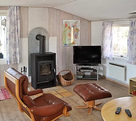 Three-bedroom Holiday In 52 Feriehus Ebeltoft