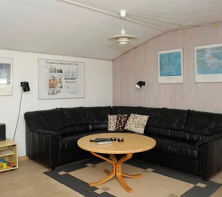 Three-bedroom Holiday In 52 Ebeltoft